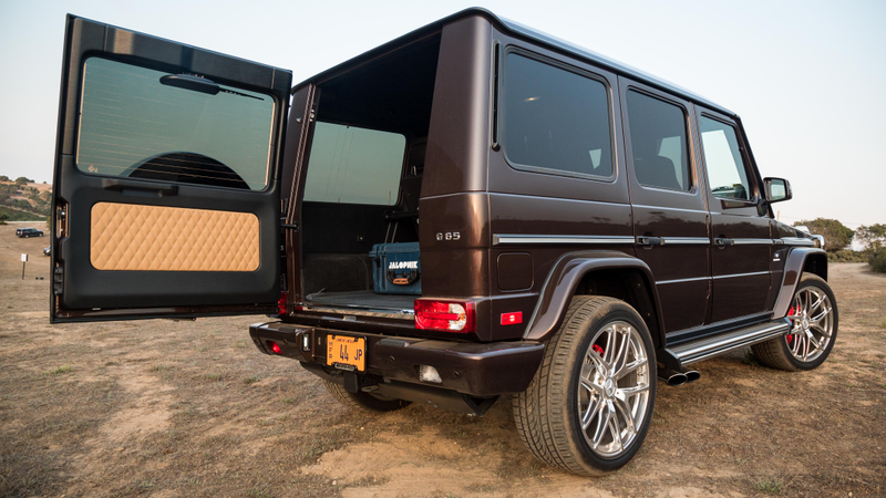 Illustration for article titled The Mercedes-AMG G65 Is A Perfect V12 Middle Finger To The Entire World